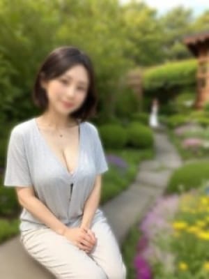 山下りま|美しすぎる美熟女で評判の女の子