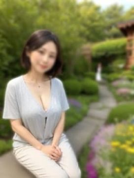 山下りま|美しすぎる美熟女で評判の女の子