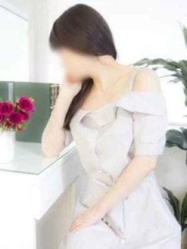 秋山|欲情熟女!秘密の2回戦-THE SECOUND-で評判の女の子