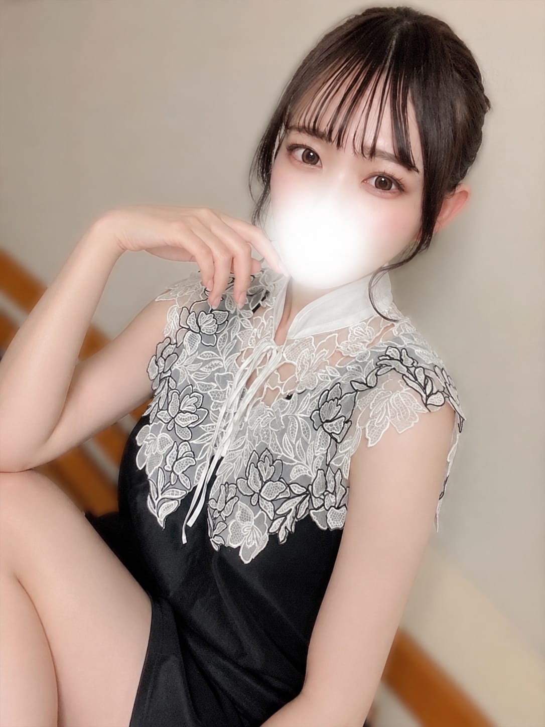 こはく|玄関待機で即パクぶっかけごっくんで評判の女の子