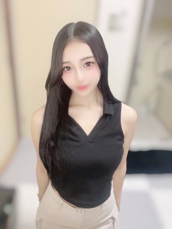 みい|玄関待機で即パクぶっかけごっくんでおすすめの女の子