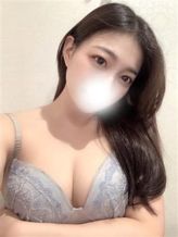 るな|玄関待機で即パクぶっかけごっくんでおすすめの女の子