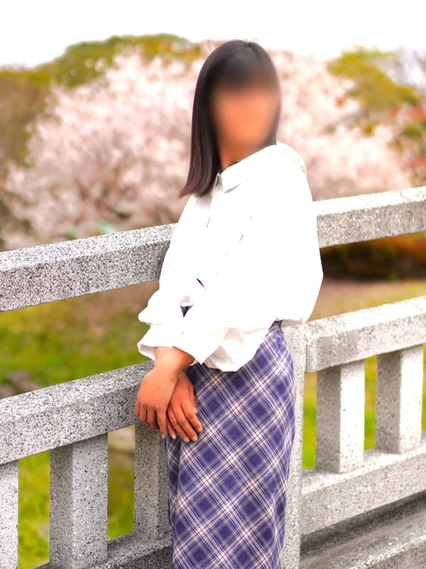 しおり【スレンダー美人系】