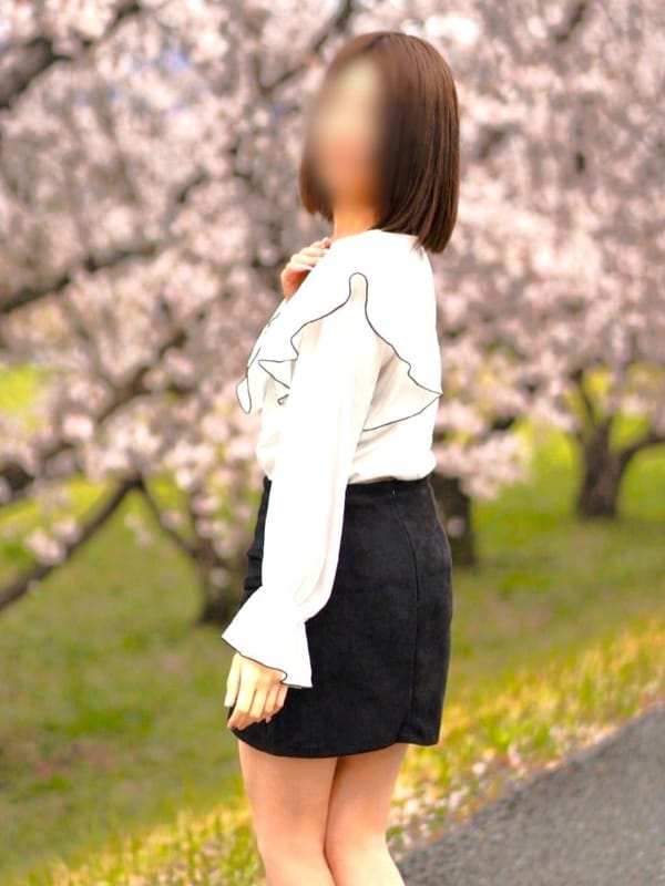 なな【スレンダー美人】