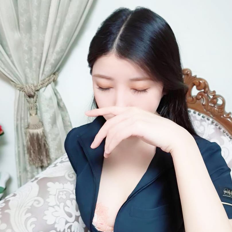 英瑠紗／えるさ