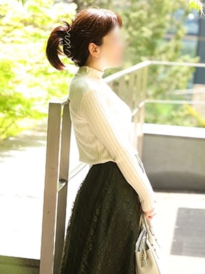 栞里