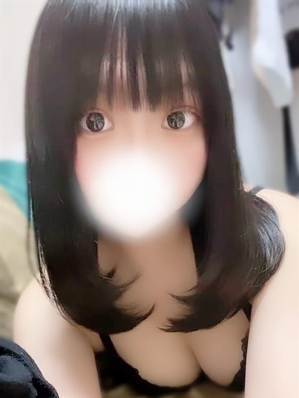 新人ゆりな