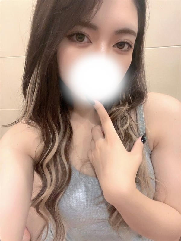 新人かなで