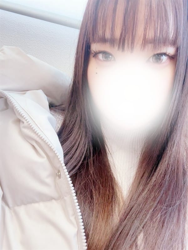 新人まりな