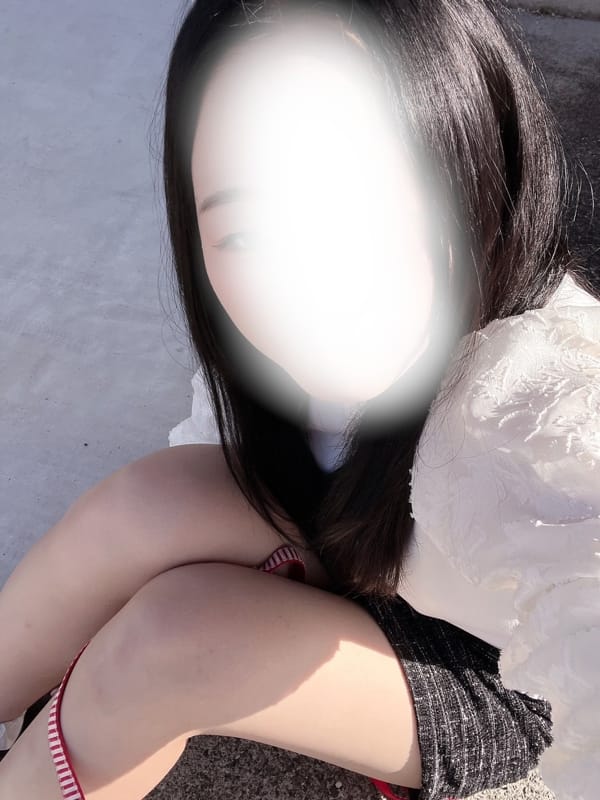 新人ここな