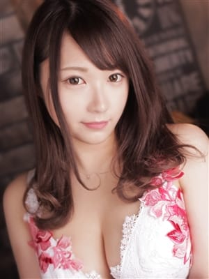 つむぎ|&Essence（アンドエッセンス）で評判の女の子