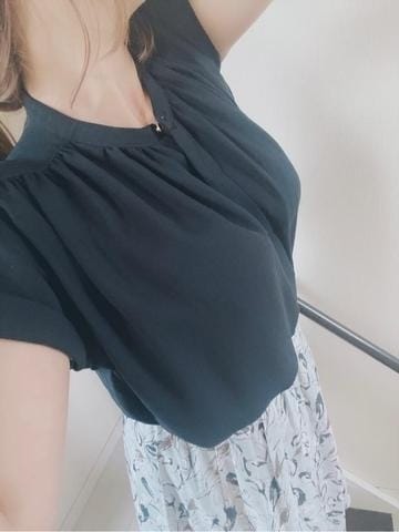 よしの(人妻価格)|シルエットでおすすめの女の子