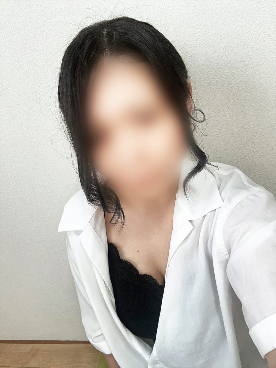 新人「まり」|シルエットでおすすめの女の子