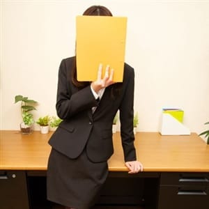 ひな【小柄・美乳・美脚】 | ミセスOLスタイル(サンライズグループ）(岡山市内)