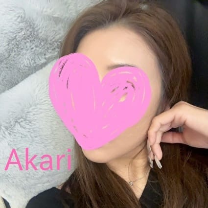 新人 あかりサン