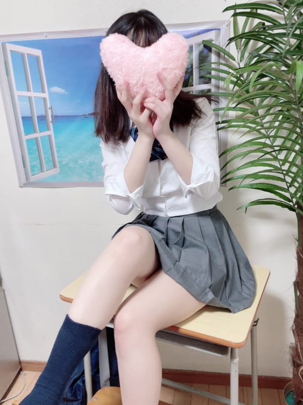 ゆりか【まだ19歳、ピュアな制服少女】