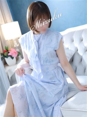 しずく【純潔色白な美顔奥様♡魅力溢れる】
