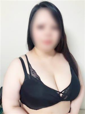 そら|巨乳・ぽっちゃり専門店蒼いうさぎで評判の女の子