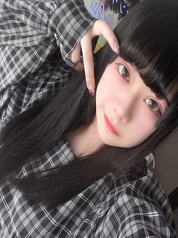 あう|ヴァージンチェリーで評判の女の子