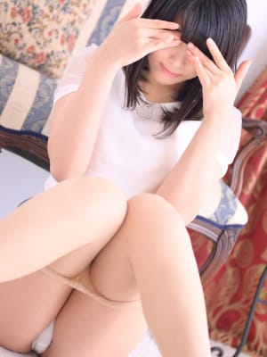 まや【透き通る程の美白美女】