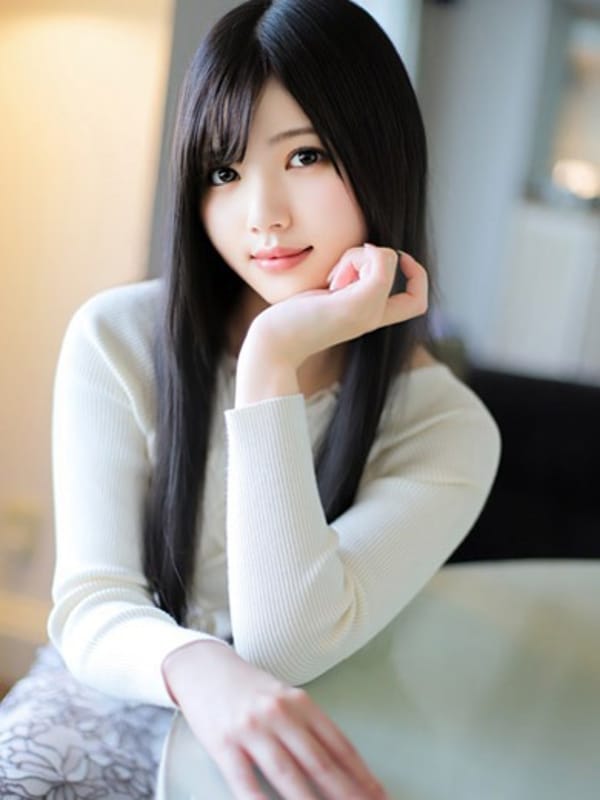 琉那(るな)【可愛い色白スレンダー！】