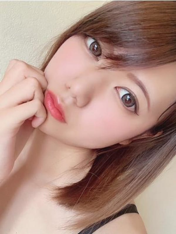 めめ【アイドルフェイスの激カワ娘！】