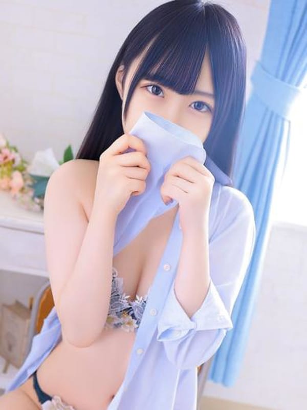 くもり【極上スレンダー美女！】