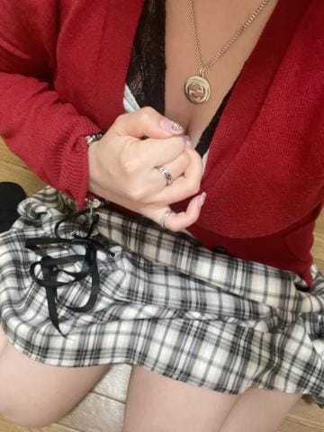 「出勤⭐︎」12/30(金) 17:18 | ゆらの写メ