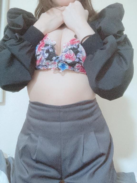 「うずうずしちゃう❤️」03/28(金) 20:15 | ういかの写メ