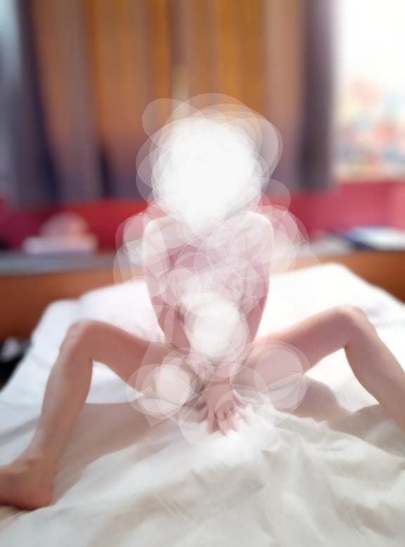 「快感したぁーい❤️M男子クンのための逆夜婆いコースも、任せてね❤️！」04/28(月) 01:54 | ひらりの写メ