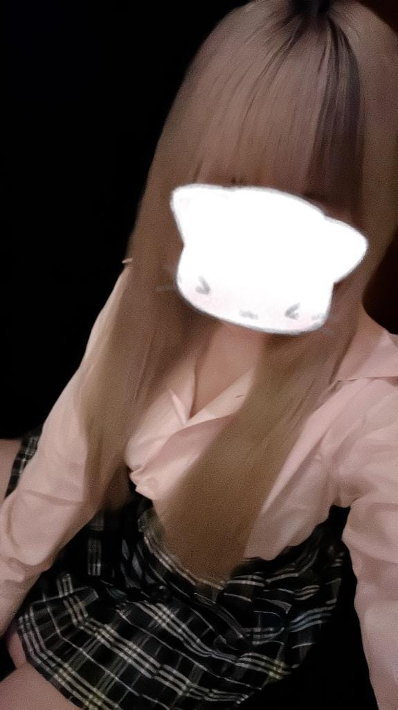 「いるよー」05/12(月) 18:38 | るなの写メ