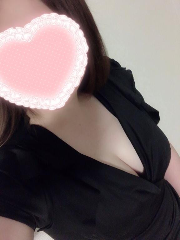 「こんばんは」05/16(金) 21:18 | じゅり《ときめいて、謎めいて》の写メ
