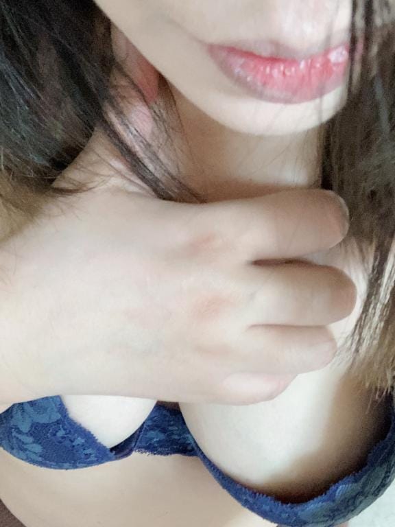 「お疲れ様です…」05/23(金) 12:51 | れいなの写メ