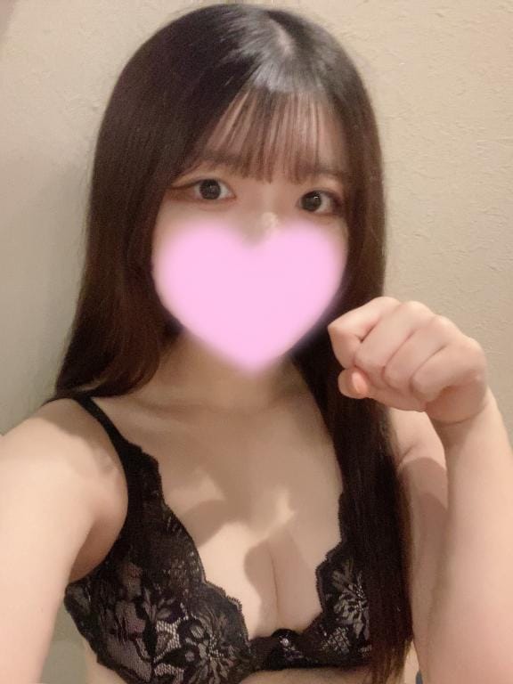 「おててギュってしよ♡」06/16(月) 00:03 | みら【ふわふわF乳の誘惑】の写メ