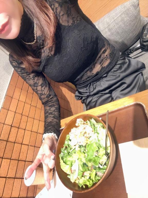 「とりあえずごはんを食べる」06/23(月) 17:37 | ルイの写メ