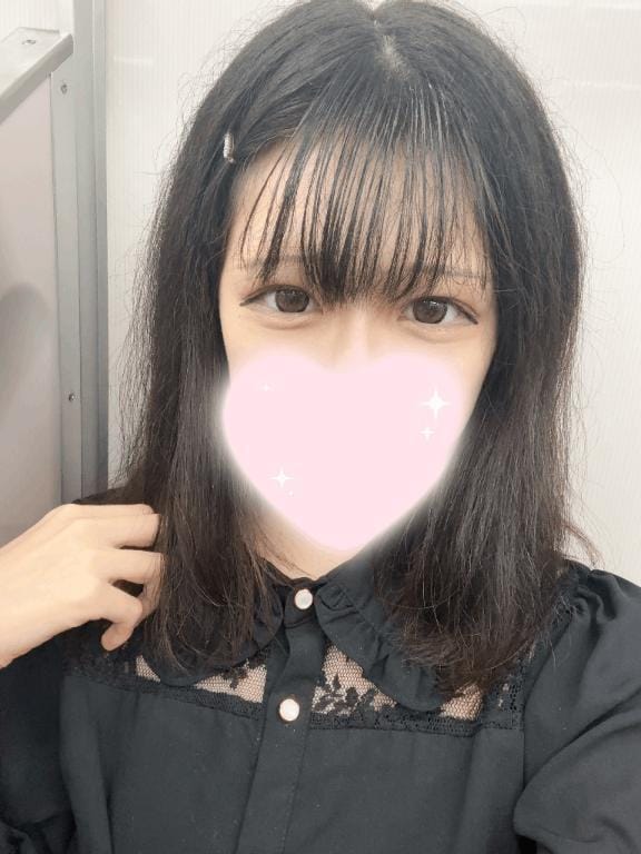 「じめじめ☔️」07/18(金) 22:14 | りりんの写メ