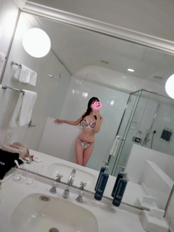 「何してるの？」07/18(金) 22:19 | みな新人の写メ