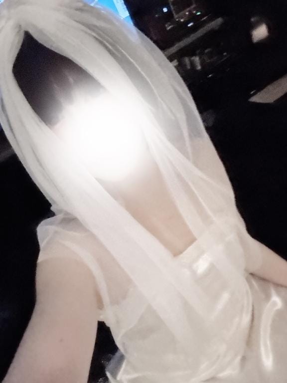 「こんにちわ」08/11(月) 15:08 | すい♡神スタイルの純白美肌の写メ