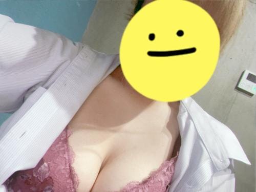 「イチャイチャしまくりたい」08/11(月) 15:37 | あいかの写メ