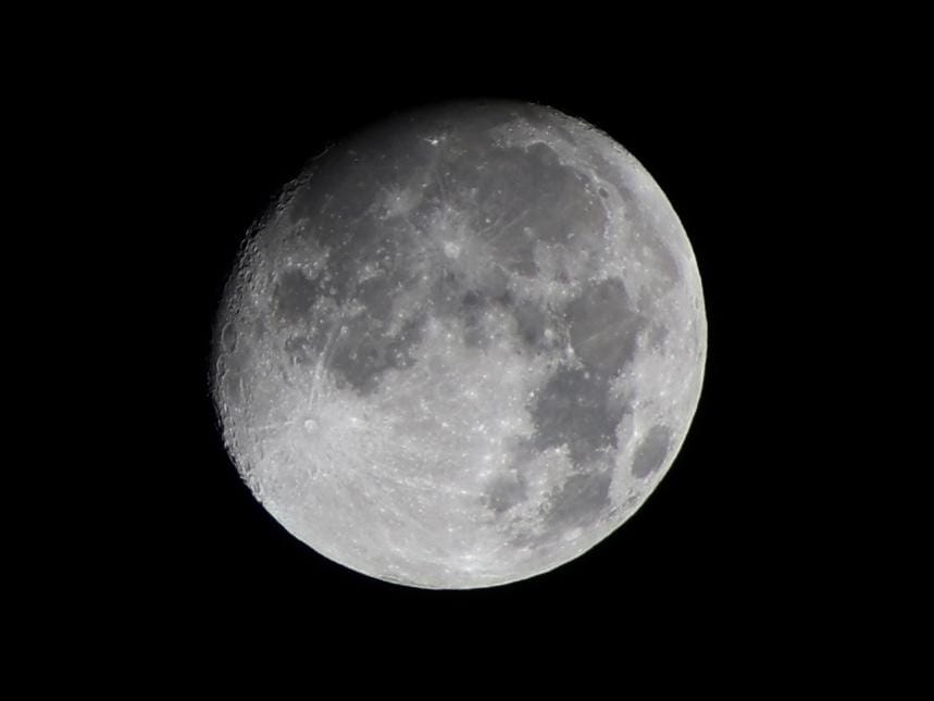 みく「夜空に浮かぶ月」11/03(月) 23:41 | みくの写メ