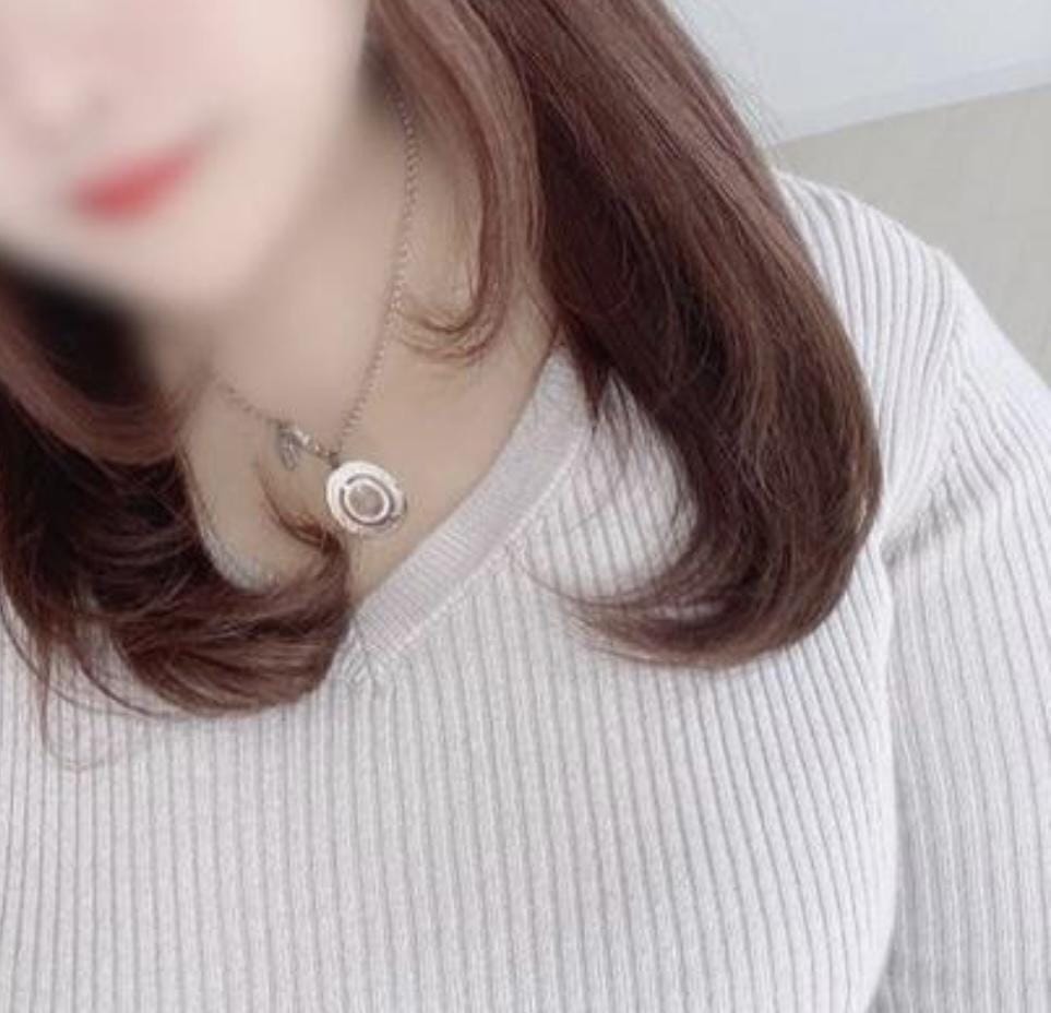 「こんにちは(●´ω｀●)」11/06(木) 18:02 | ハツネの写メ