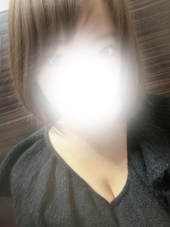 「寒すぎる...？」11/10(月) 00:05 | みおりの写メ