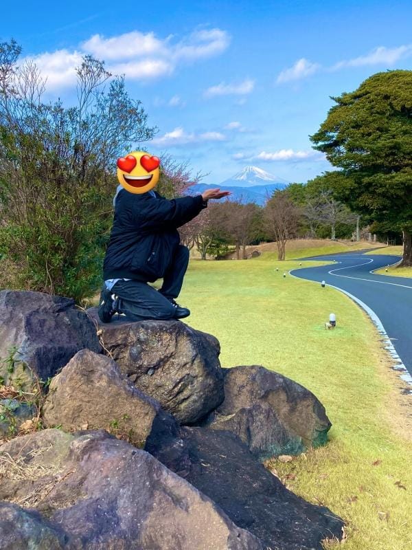 「富士山持ち上げ写真を投下」11/12(水) 14:41 | チュパカブラの写メ