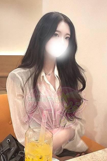 「木曜日」12/04(木) 01:58 | 新人 あいなの写メ