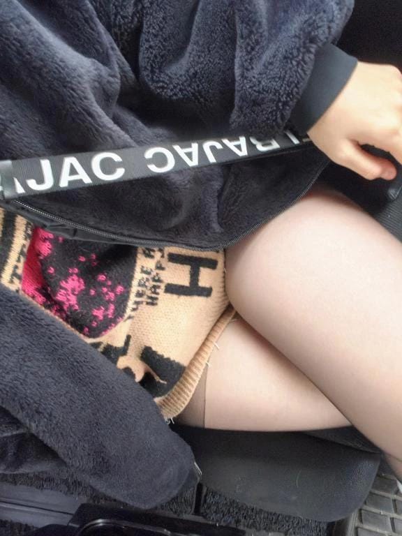 「エロく18禁」12/27(土) 16:34 | ななの写メ