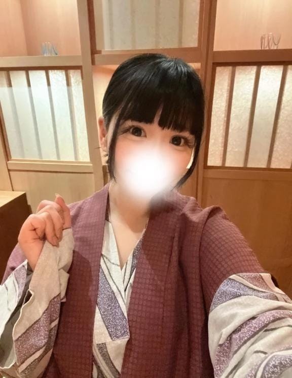 「狭いね、、ココ」01/09(金) 00:05 | ねむの写メ