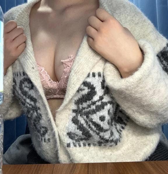 「おはよぉ」02/05(木) 17:21 | くり【大緊張！完全業界未経験】の写メ