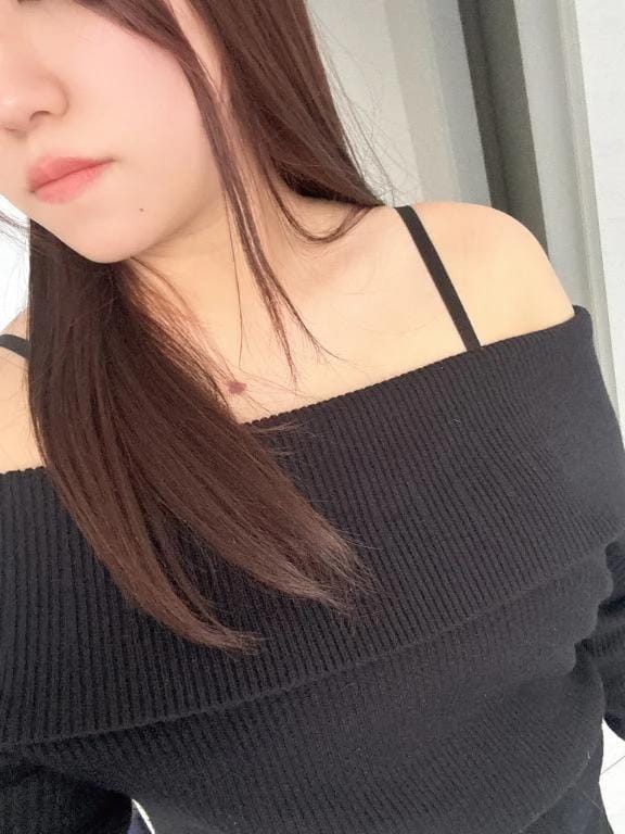 「チャームポイント」02/12(木) 23:14 | はなの写メ