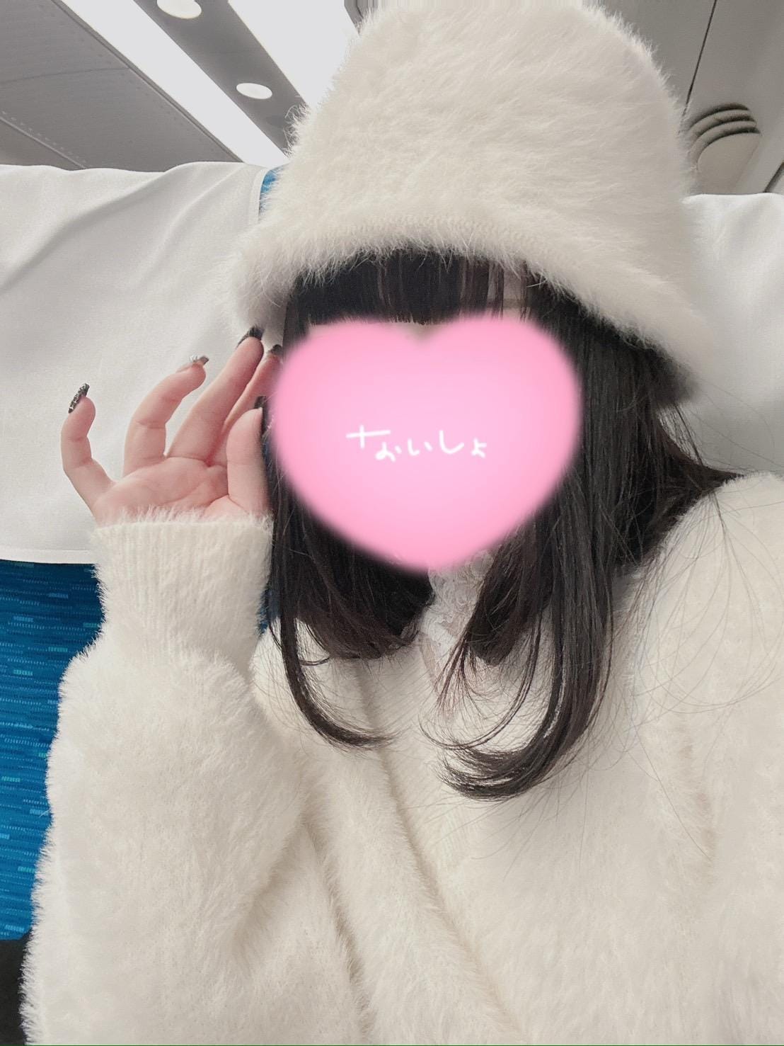 みこ「昨日はそのまま夢の中でした…」03/05(木) 11:18 | みこの写メ