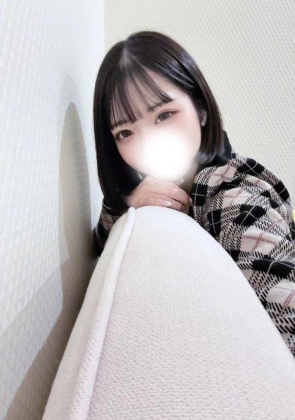 「こんにちは☺️」03/08(日) 04:18 | りち【超人気の美少女】の写メ